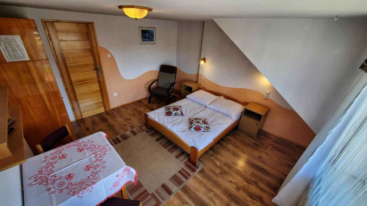 Apartamento Pokoje Do Wynajecia U Lusi Krościenko Exterior foto