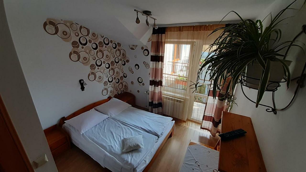 Apartamento Pokoje Do Wynajecia U Lusi Krościenko Exterior foto